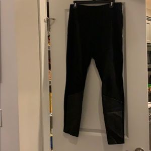 St. John Ponte Knit ankle length pants - size 10